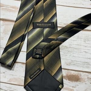 Van Heusen Green Silk Tie